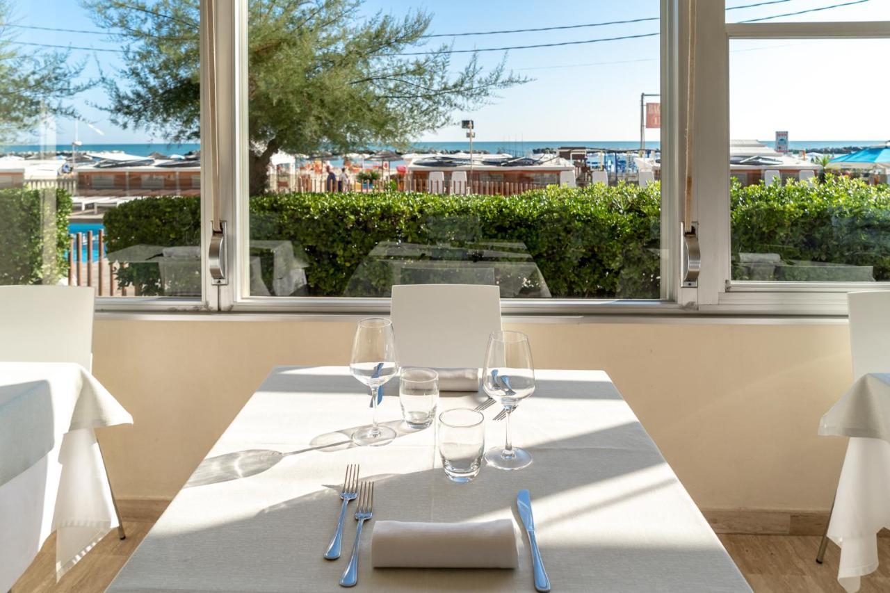 Hotel Villa Saba Bellaria-Igea Marina Exteriör bild