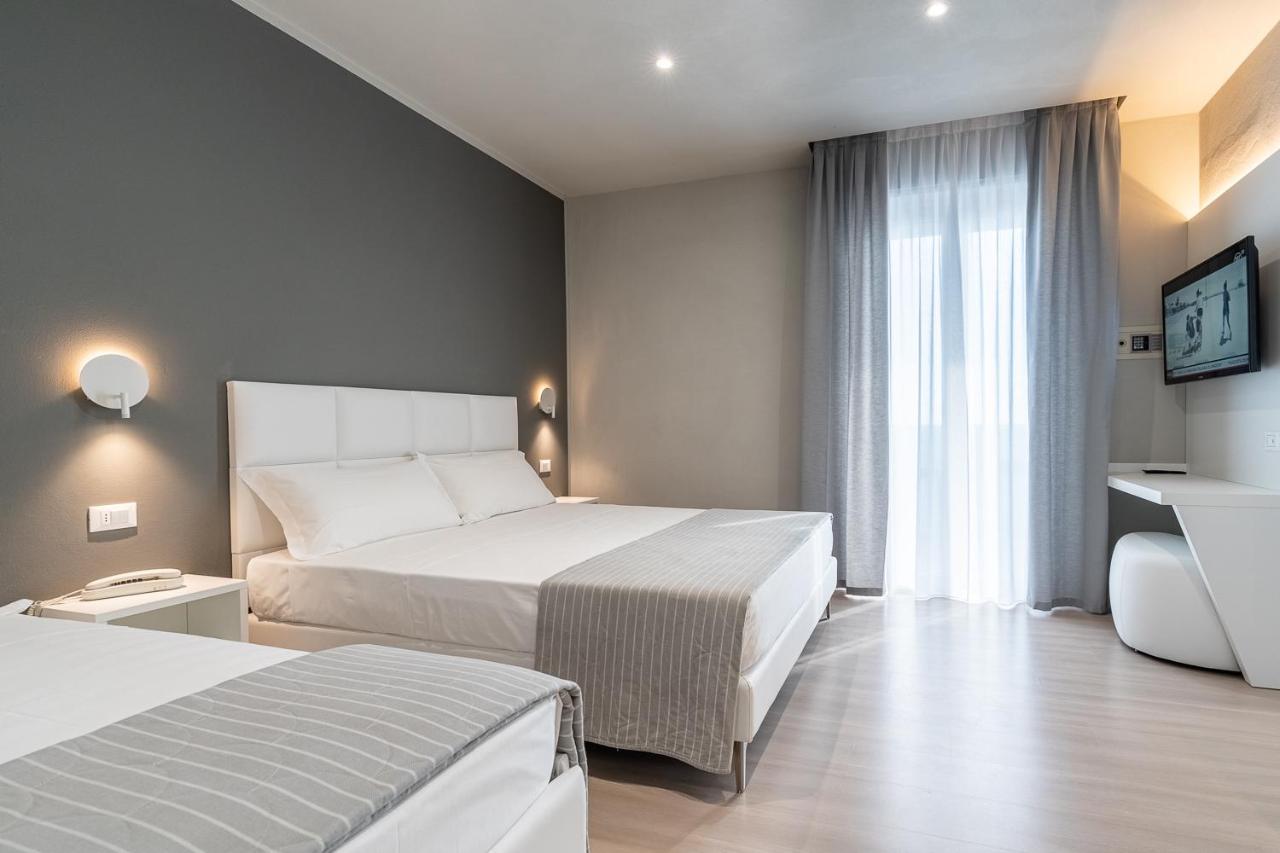 Hotel Villa Saba Bellaria-Igea Marina Exteriör bild