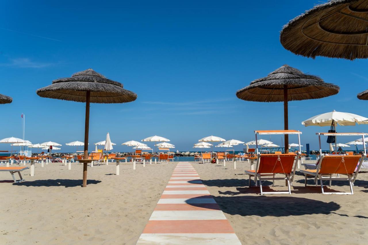 Hotel Villa Saba Bellaria-Igea Marina Exteriör bild